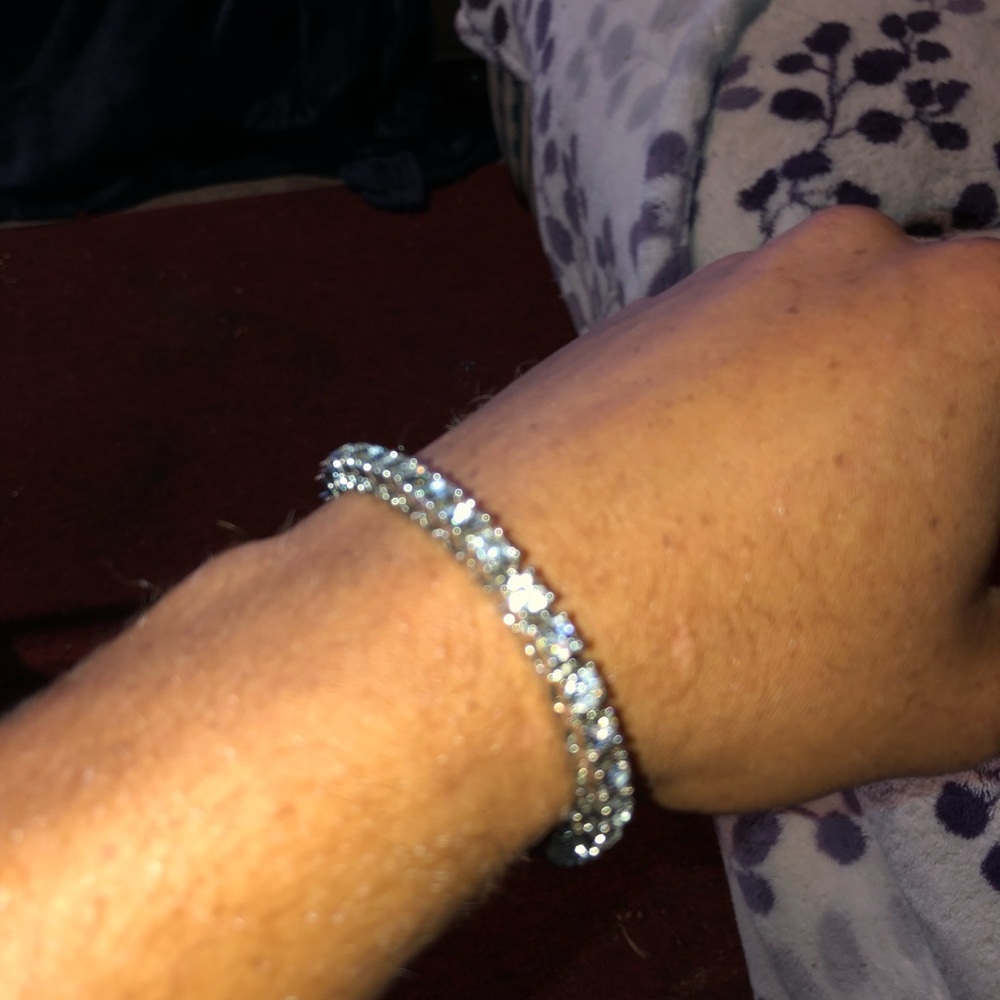 Tennis bracelet and chain